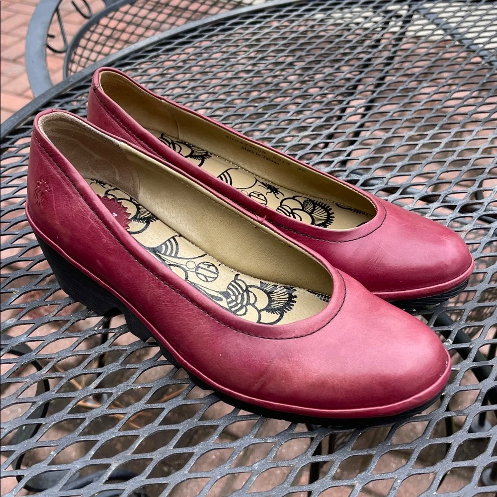 FLY London Women's Wedge Pump Bordeaux Pumps Size Euro 39 US 8 - 8 1/2 approx - Picture 17 of 17